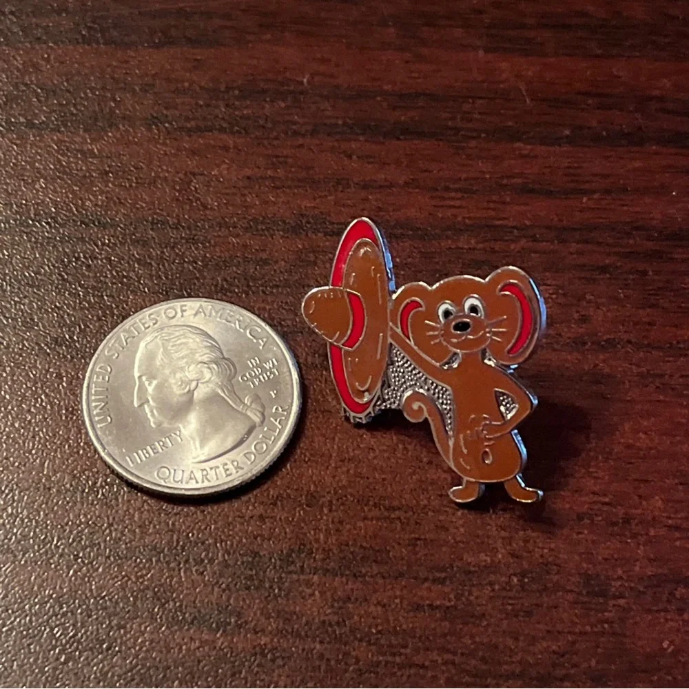 Vintage‎ Cute Mouse With Sombrero Lapel Pin